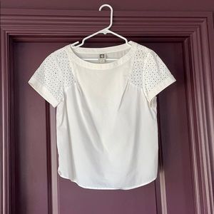 Anne Klein white top with eyelet sleeves